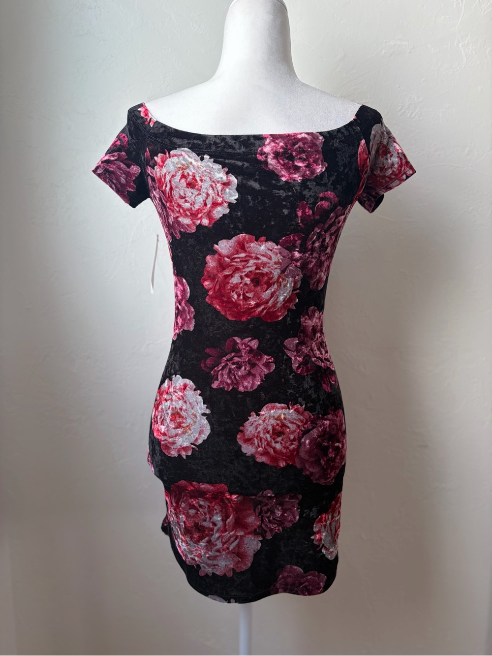 Blue Blush Black Pink Floral Velvet Off Shoulder Mini Dress NWT M - Picture 6 of 11